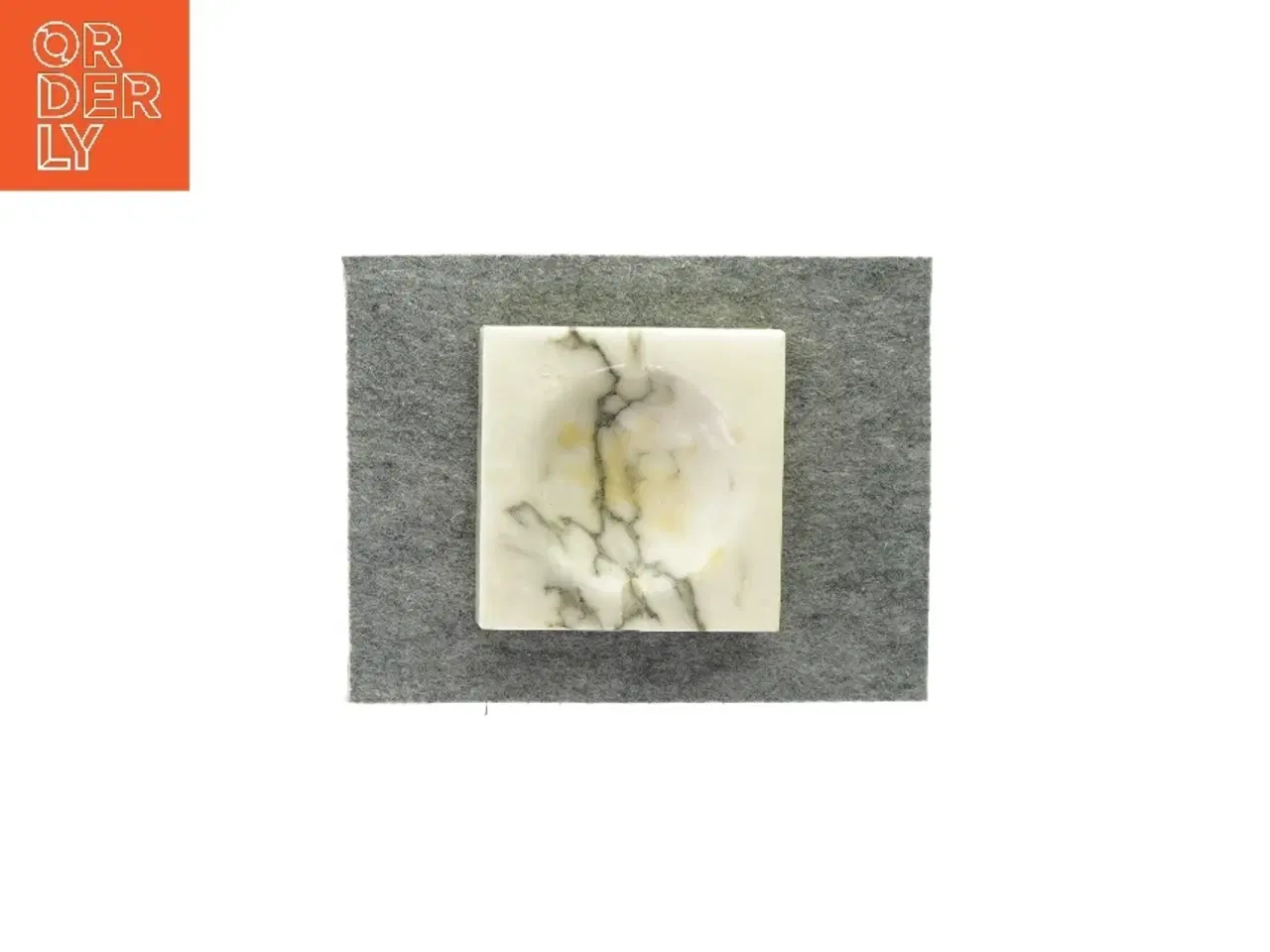 Billede 1 - Dekorativt fad i marmor fra Genuine Alabaster (str. LBH: 13x13x3cm)