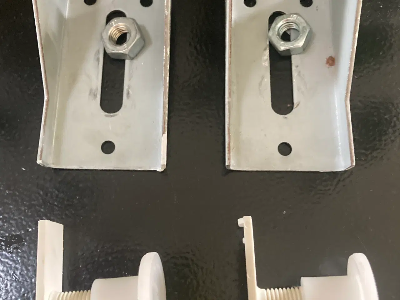 Billede 1 - Beslag for radiator ophæng