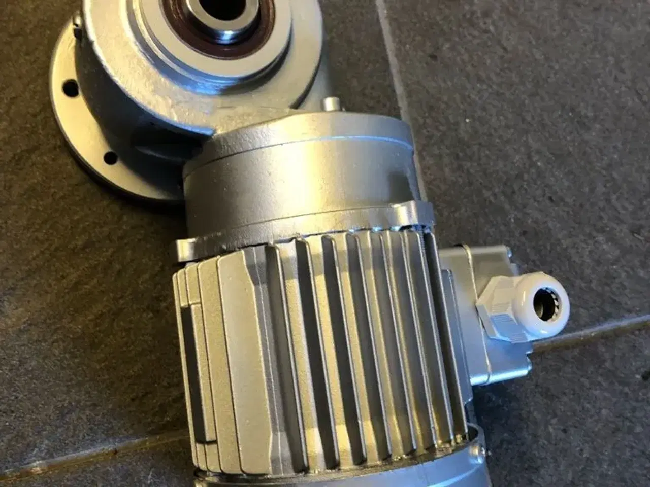 Billede 1 - Motor og gear