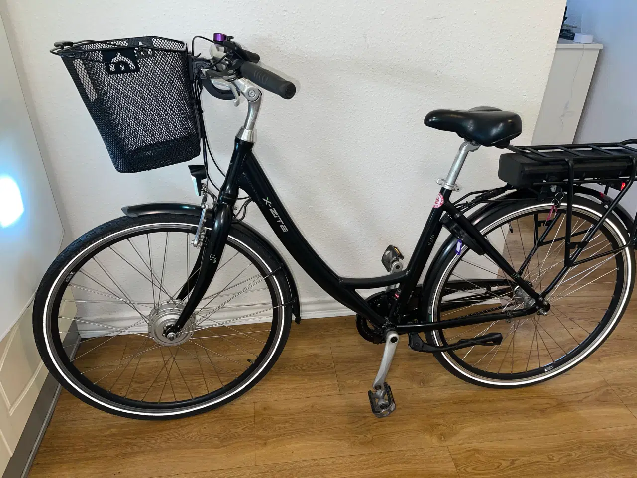 Billede 1 - flot x-zite dame elcykel 28"
