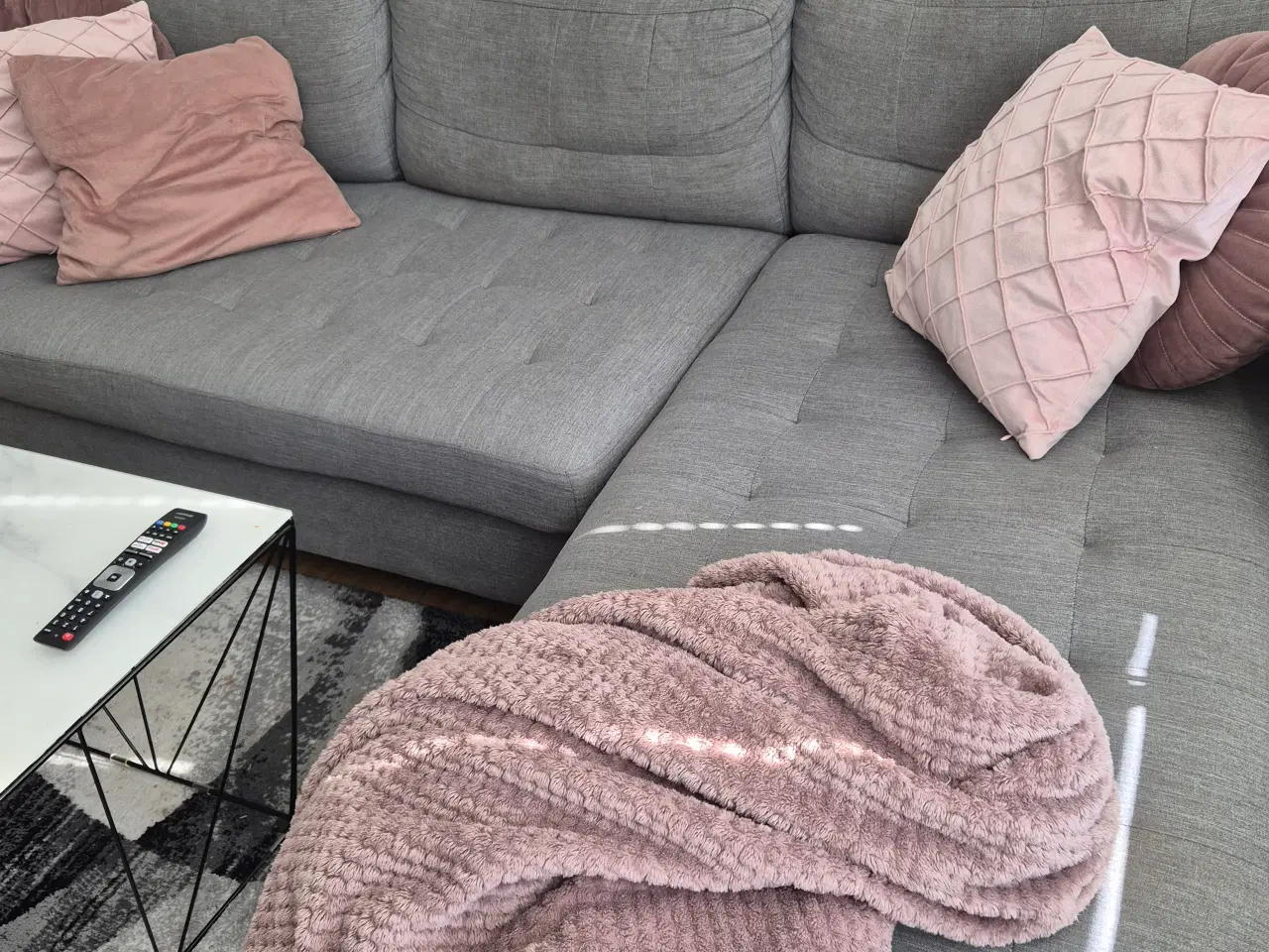 Billede 2 - Grå sofa-brugt men god stand