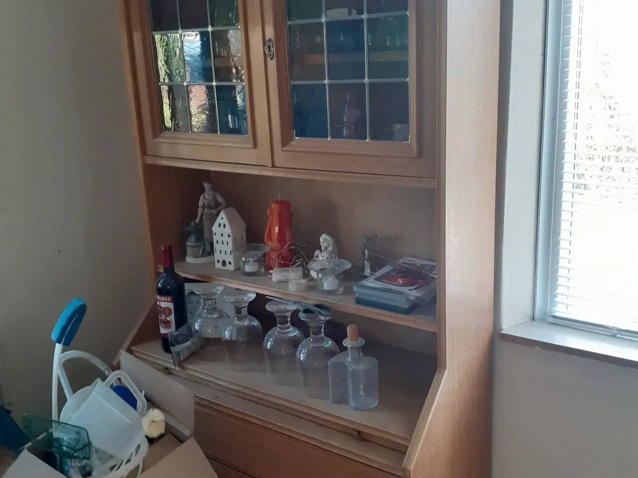 Billede 1 - To skabe i eg