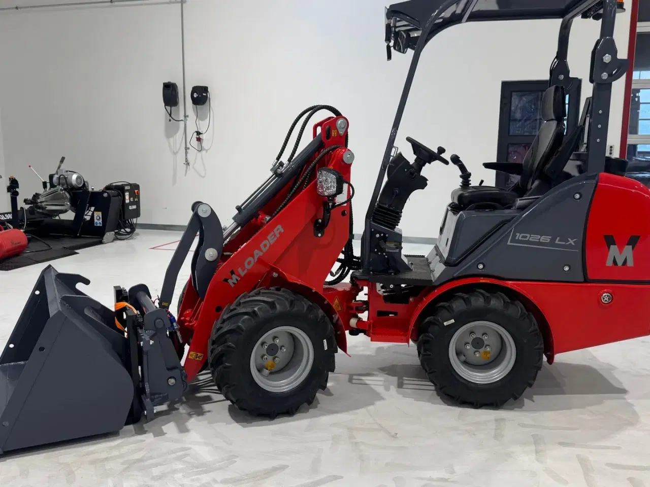 Billede 3 - VM Loader 1026 LX FABRIKSNY MED SKOVL OG PALLEGAFLER!