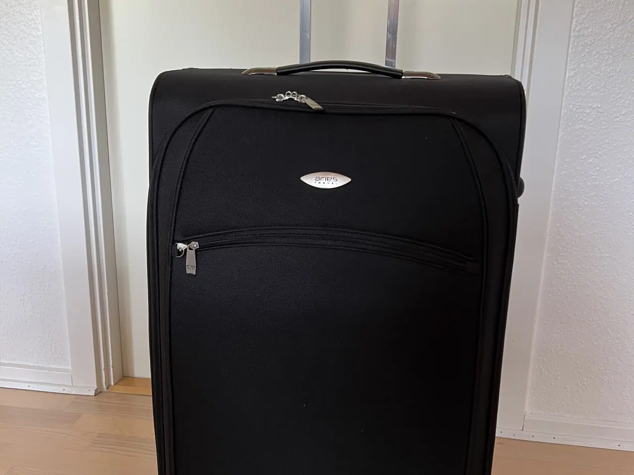 Billede 1 - Aries Travel kuffert