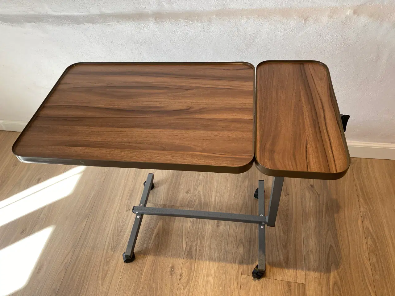 Billede 2 - 2 delt justerbar sengebord