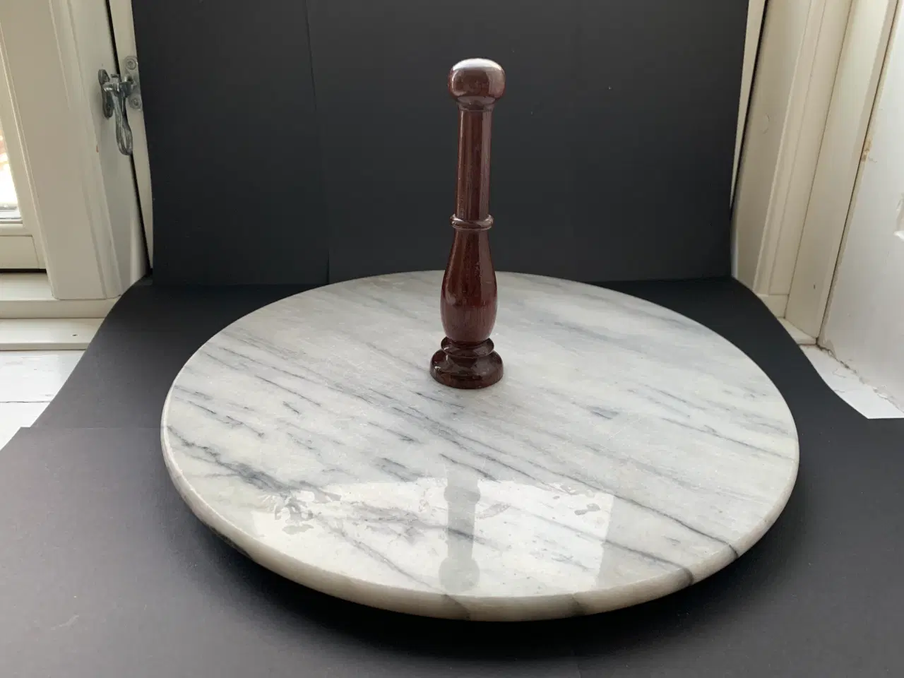 Billede 1 - Serveringsfad i marmor med ét håndtag