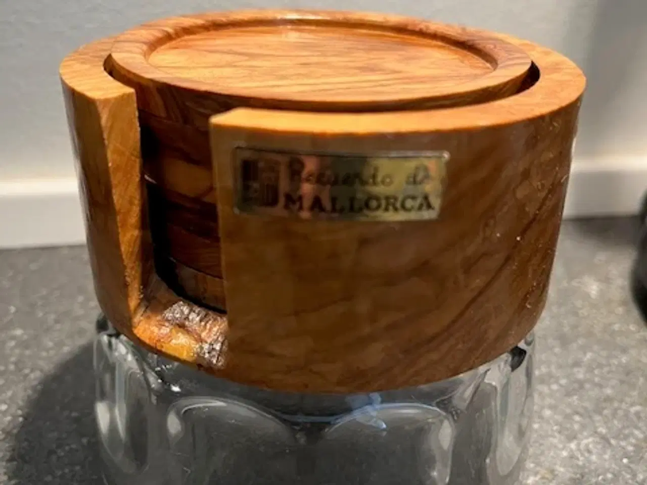 Billede 1 - Smukt og autentisk sæt ølbrikker i spansk oliventr