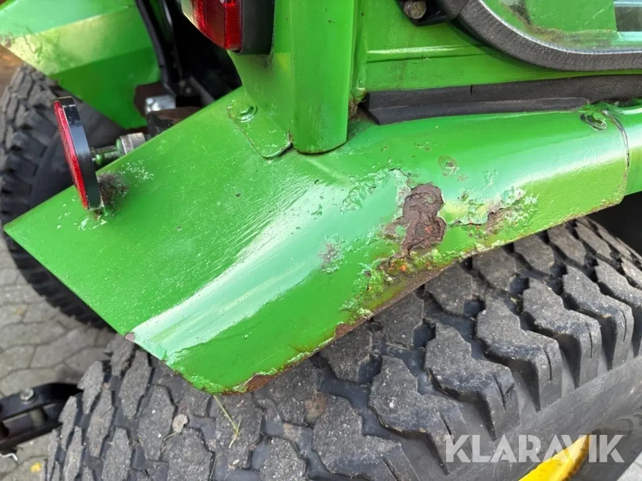 Billede 10 - Traktor John Deer 4310 med saltudlægger, kost og sneplov