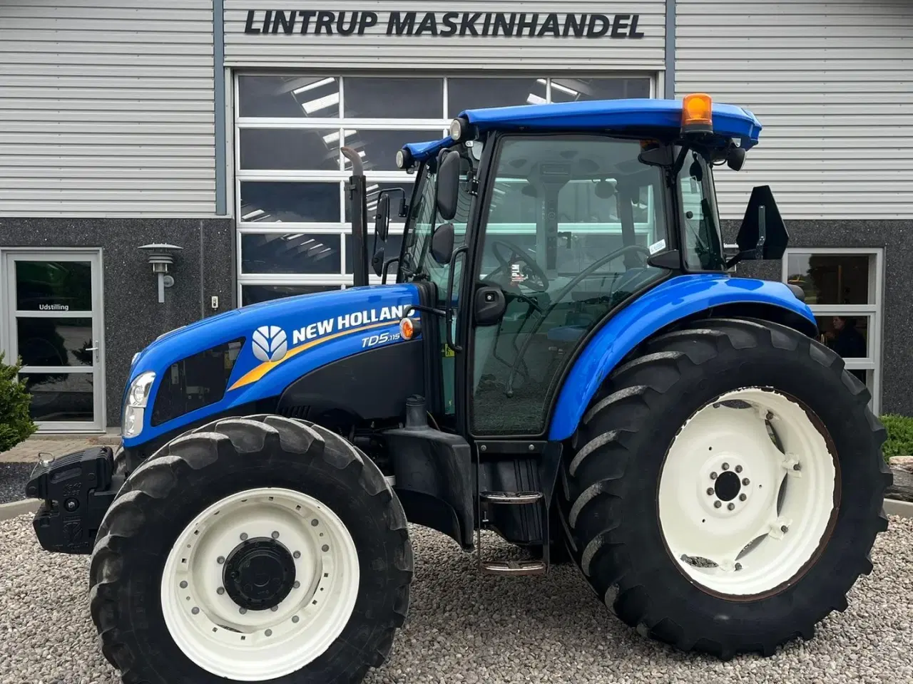 Billede 1 - New Holland TD5.115 Med brede dæk