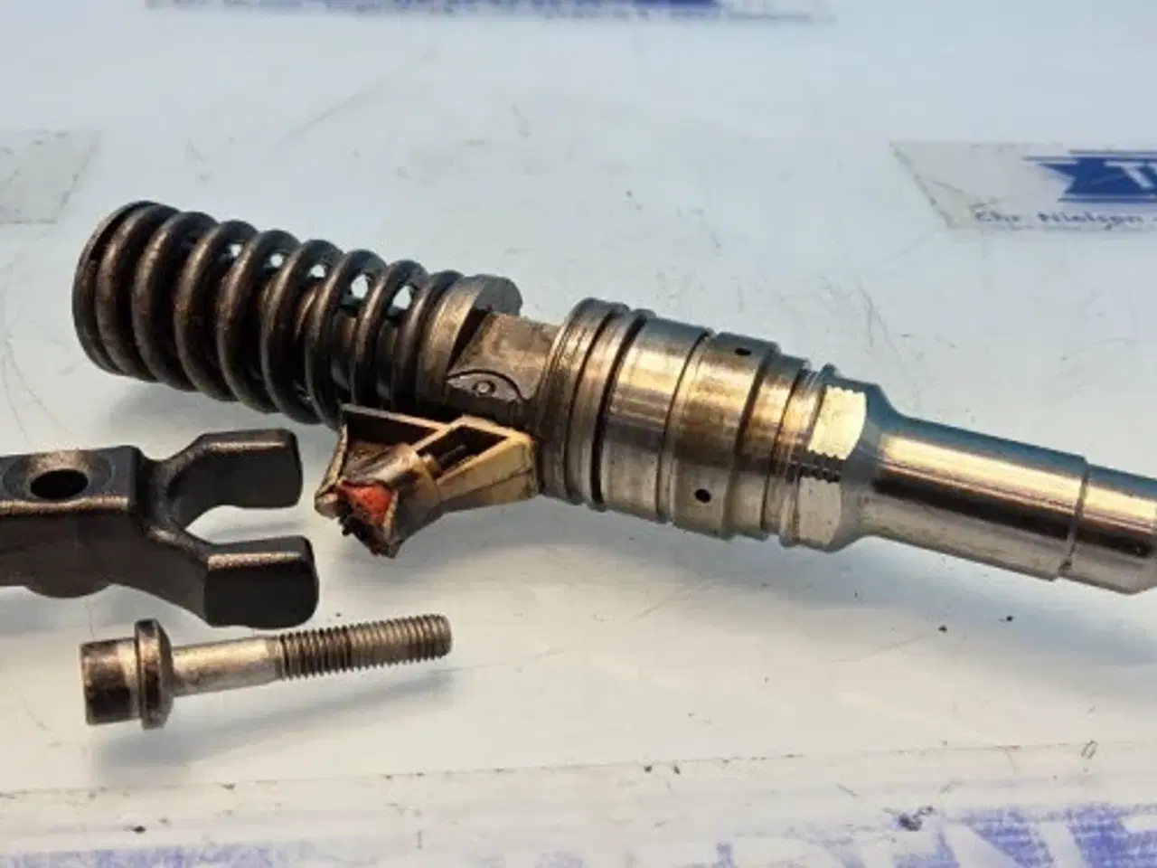 Billede 2 - Iveco F3AE0684D Injektor 504154922