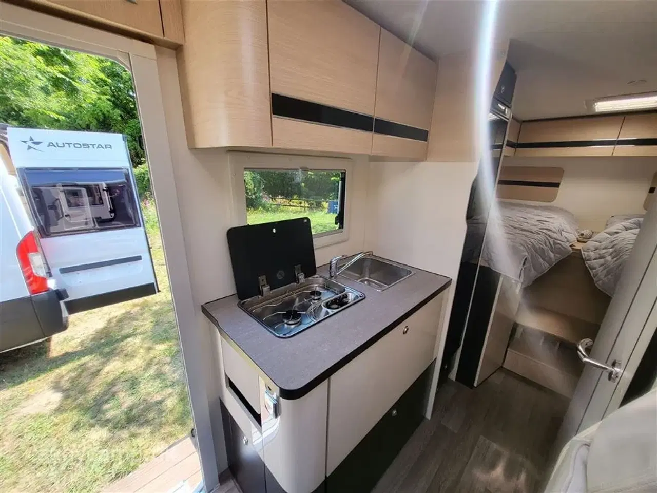 Billede 11 - 2024 - Autostar Performance 680 LJ-FD Automatgear. Solceller. 200 Ah Lithium Batteri. 2000w Inverter. Varme på Spildevandstank. Cykelstativ med El hejs. KUN 5500 KM!!!