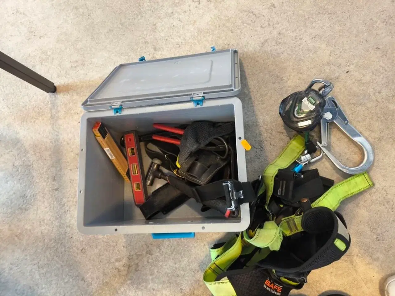 Billede 1 - Kasse m. sikringsgrej samt div.