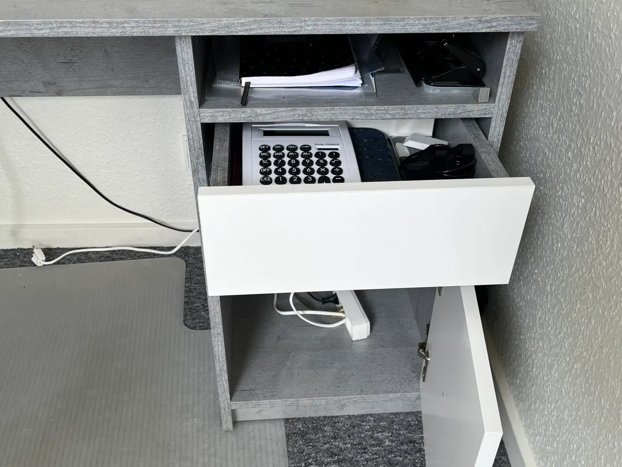 Billede 4 - Kommode, skab og skrivebord 