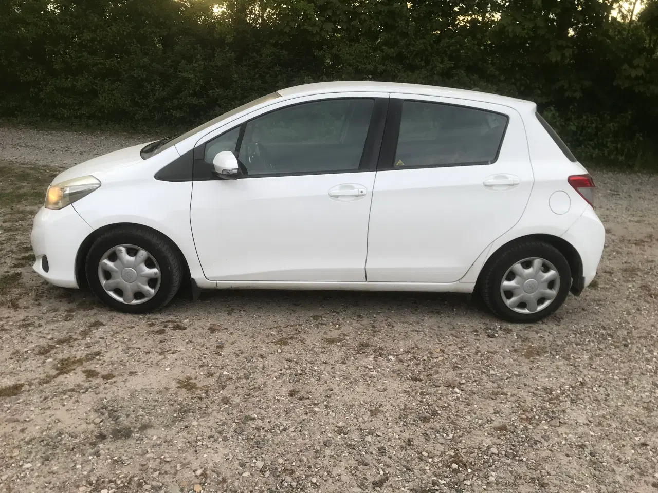 Billede 7 - Ny syn  Toyota Yaris 1.4-4d  2013 Grøn ejerafgift 