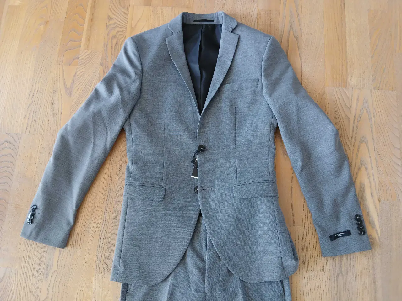 Billede 2 - Jakkesæt. Jack&Jones. 42