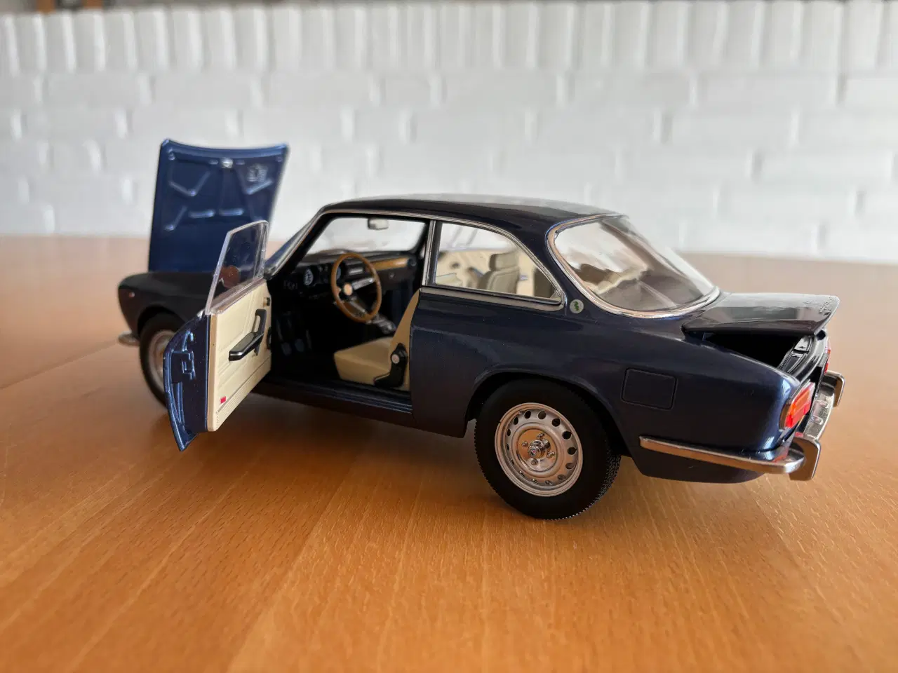 Billede 5 - Alfa Romeo 2000 GTV 1:18