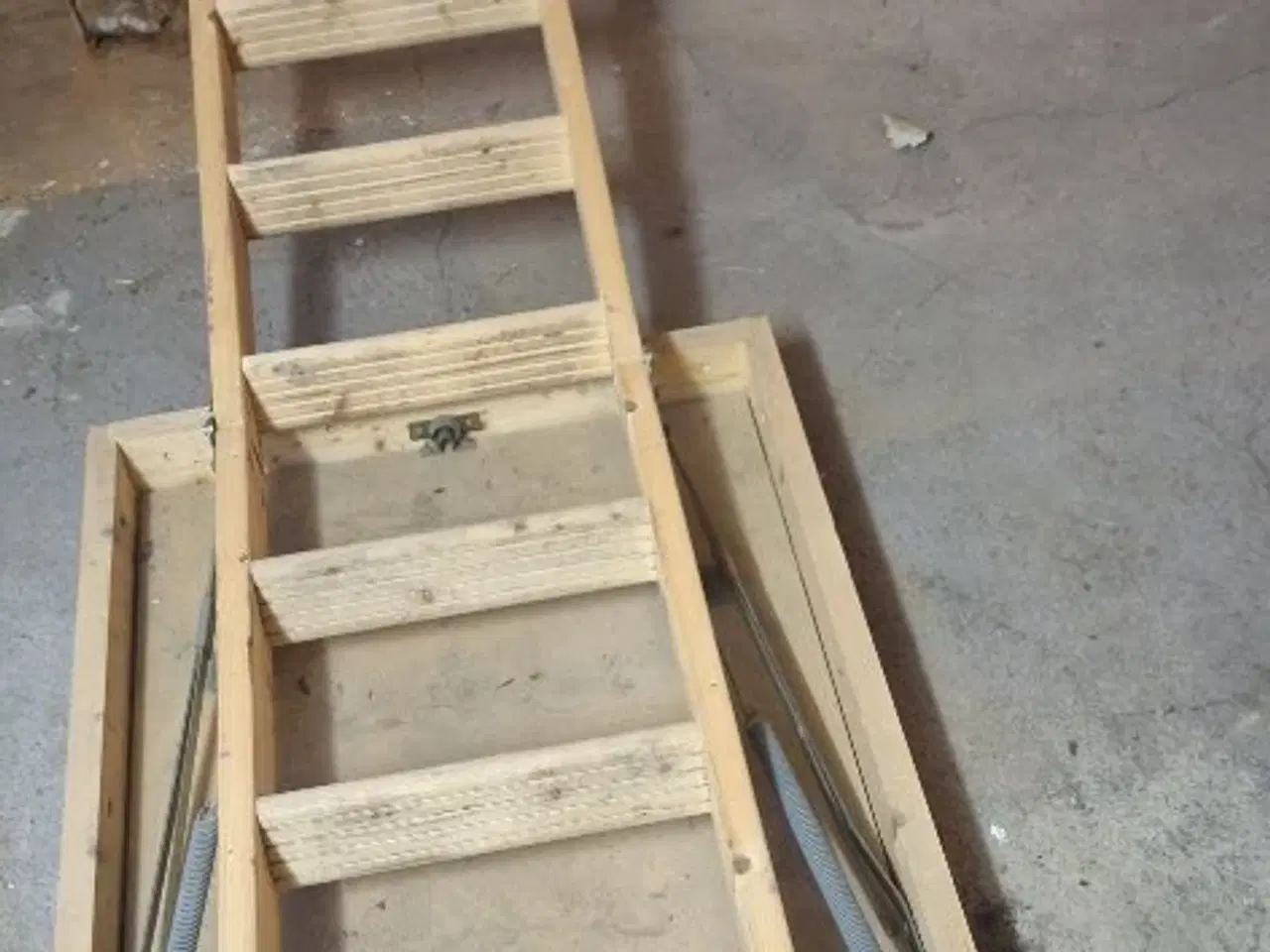 Billede 1 - Loftslem med stige 