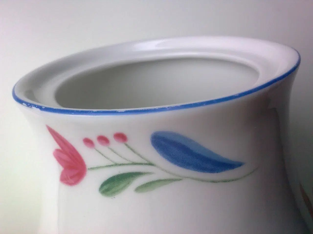 Billede 10 - Katte bakke m slikskål: plast, metal el. porcelæn