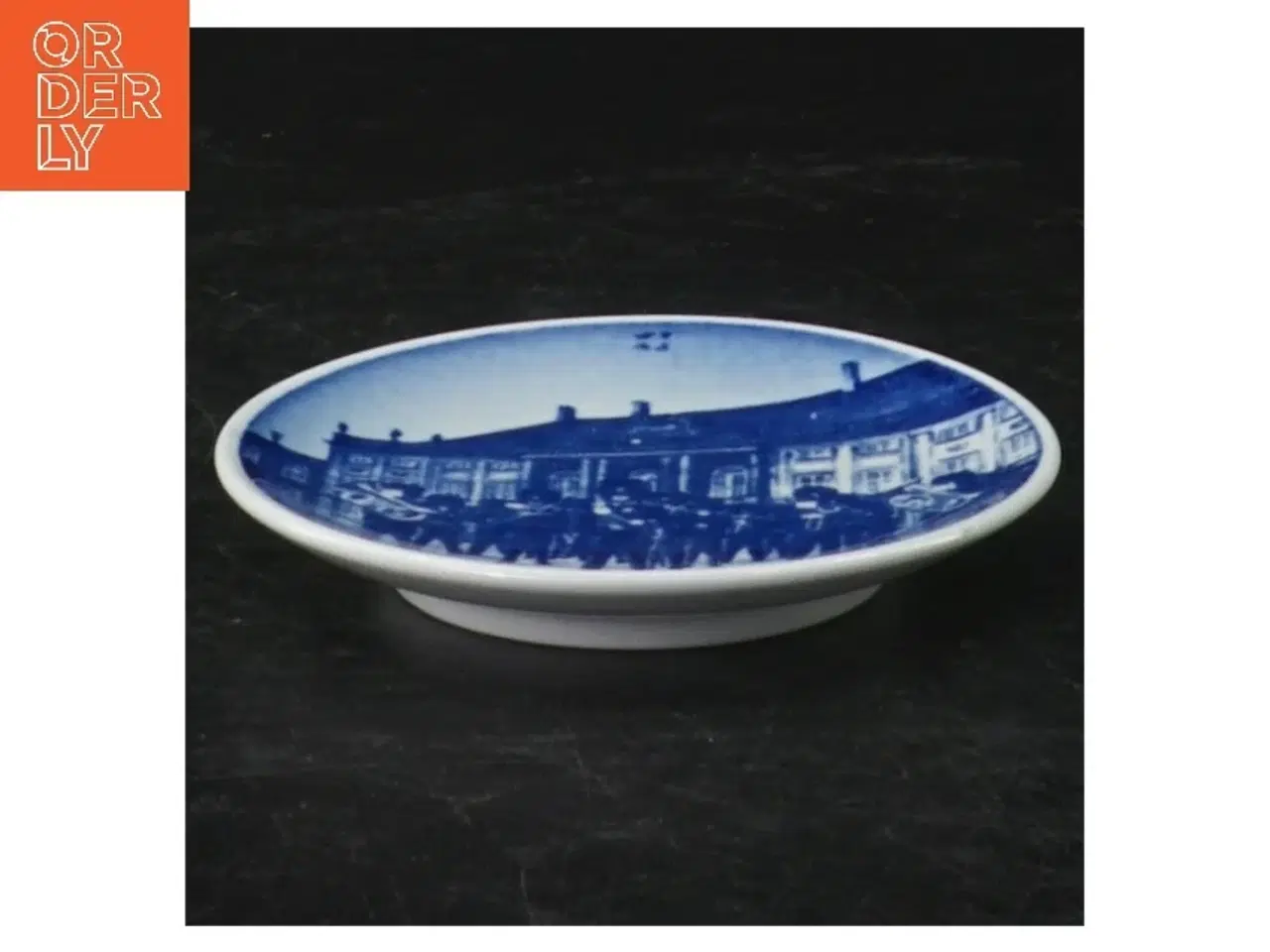 Billede 3 - Blå og hvid porcelænstallerken med motiv fra Royal Copenhagen (str. Ø 8 cm)