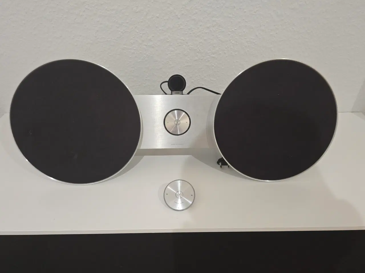 Billede 8 - Lækker Bang og Olufsen højtaler med fjernbetjening