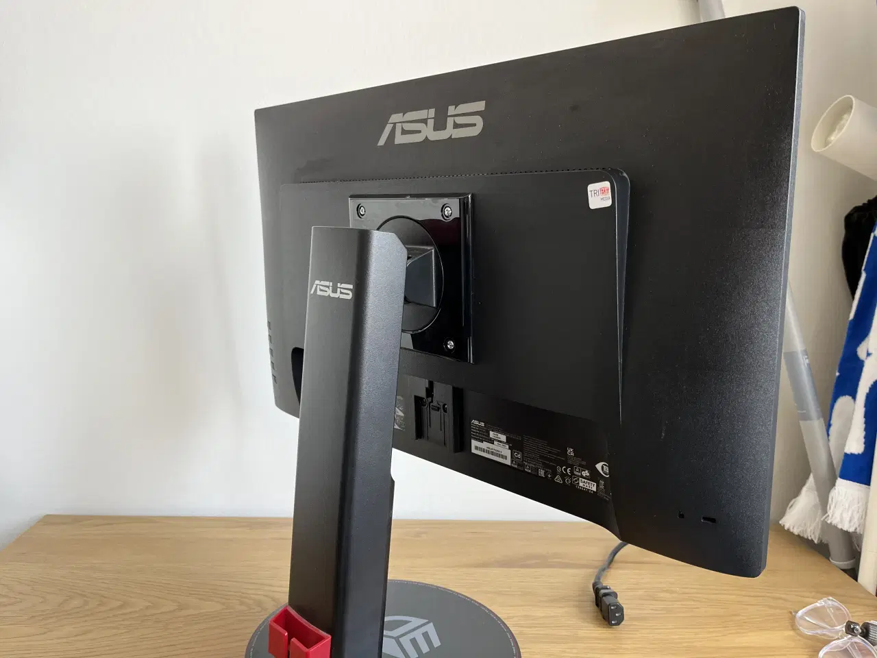 Billede 5 - ASUS 24" Monitor (VG248QE) – 144Hz / 1ms