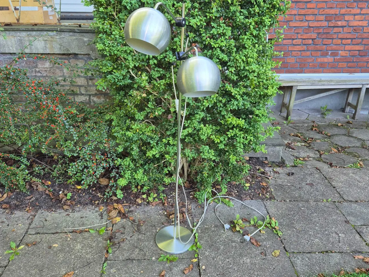 Billede 2 - Retro gulvlampe med to kugleskærme 