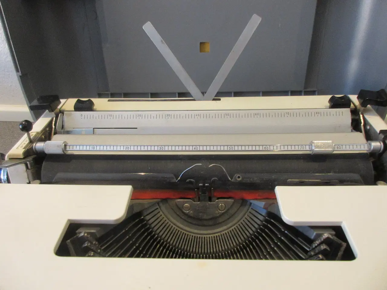 Billede 5 - Ældre skrivemaskine Eton 450 m/ tilhørende kuffert