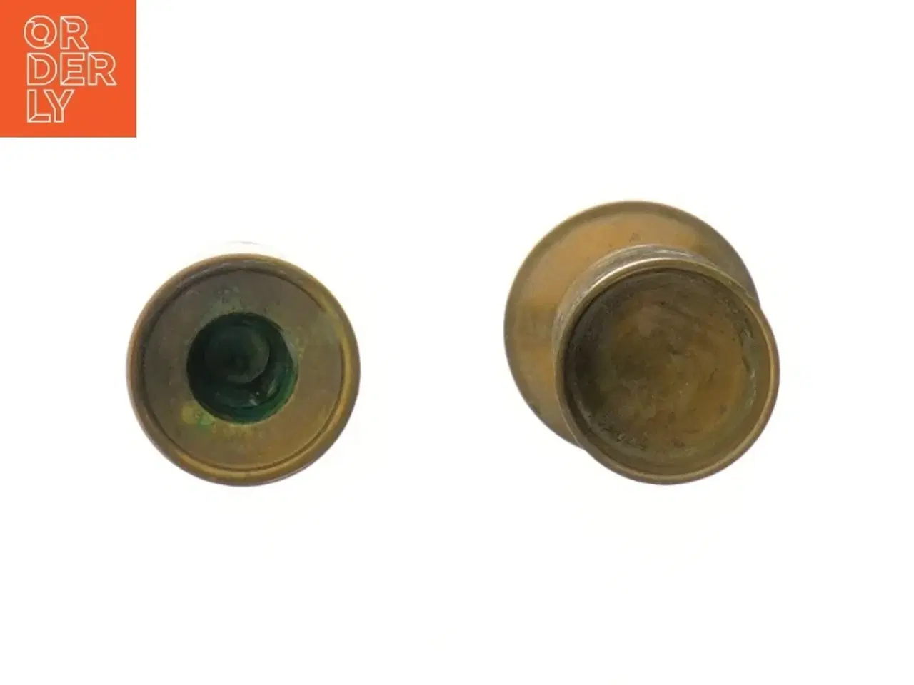 Billede 3 - To messing vaseformede lysestager (str. 18 og 18,5 cm)