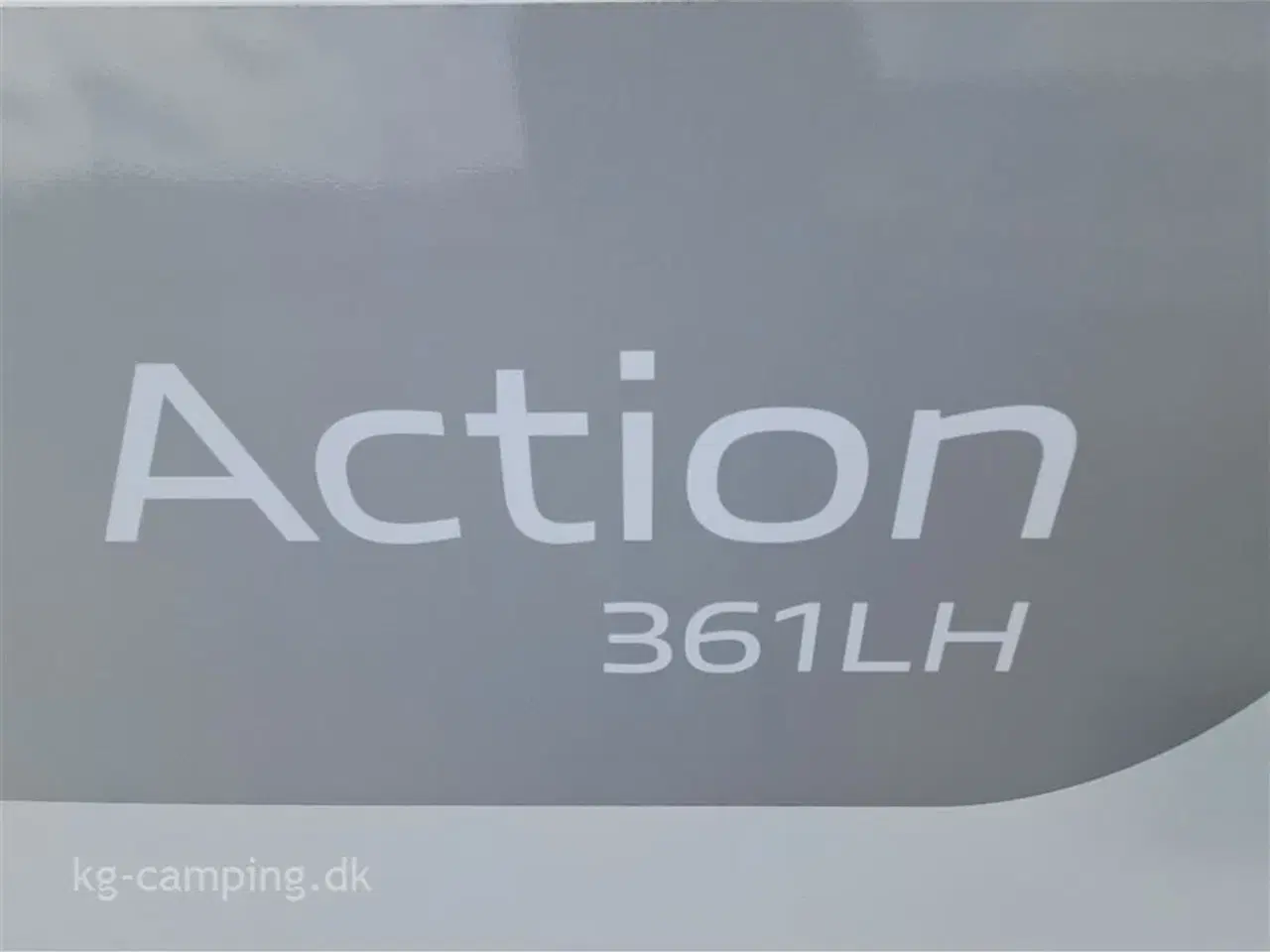 Billede 14 - 2019 - Adria Action 361 LH Panorama   Flot og velholdt rejsevogn kan nedvejes til 1.050 kg.