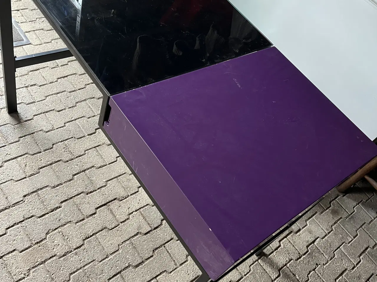 Billede 2 - Skrivebord m udtræk