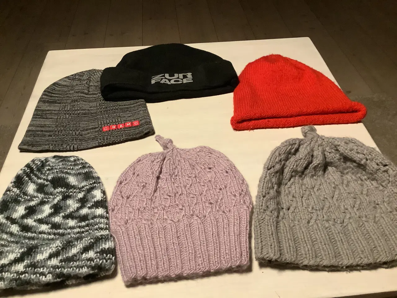 Billede 1 - Strikket huer i flere farver