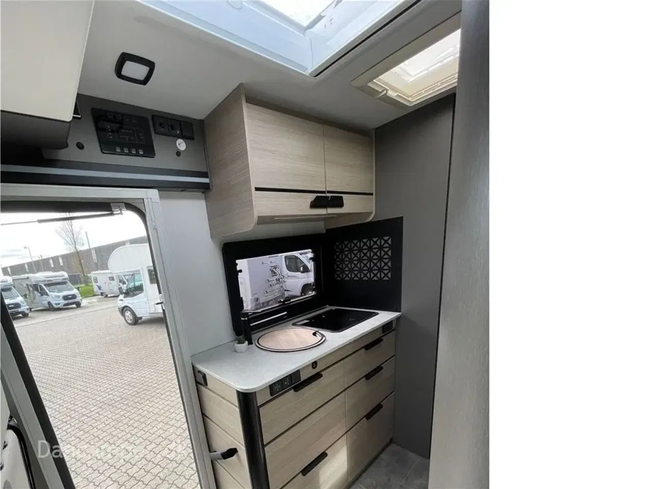Billede 19 - 2024 - Chausson X650 Exclusive line TILBUDSPRIS kr. 924.900,- SPAR kr. 25.000,- Stor Lounge og siddegruppe, sænkeseng, stor garage, Artic-, Connect-, Tilbehørs- og Safetypakke,