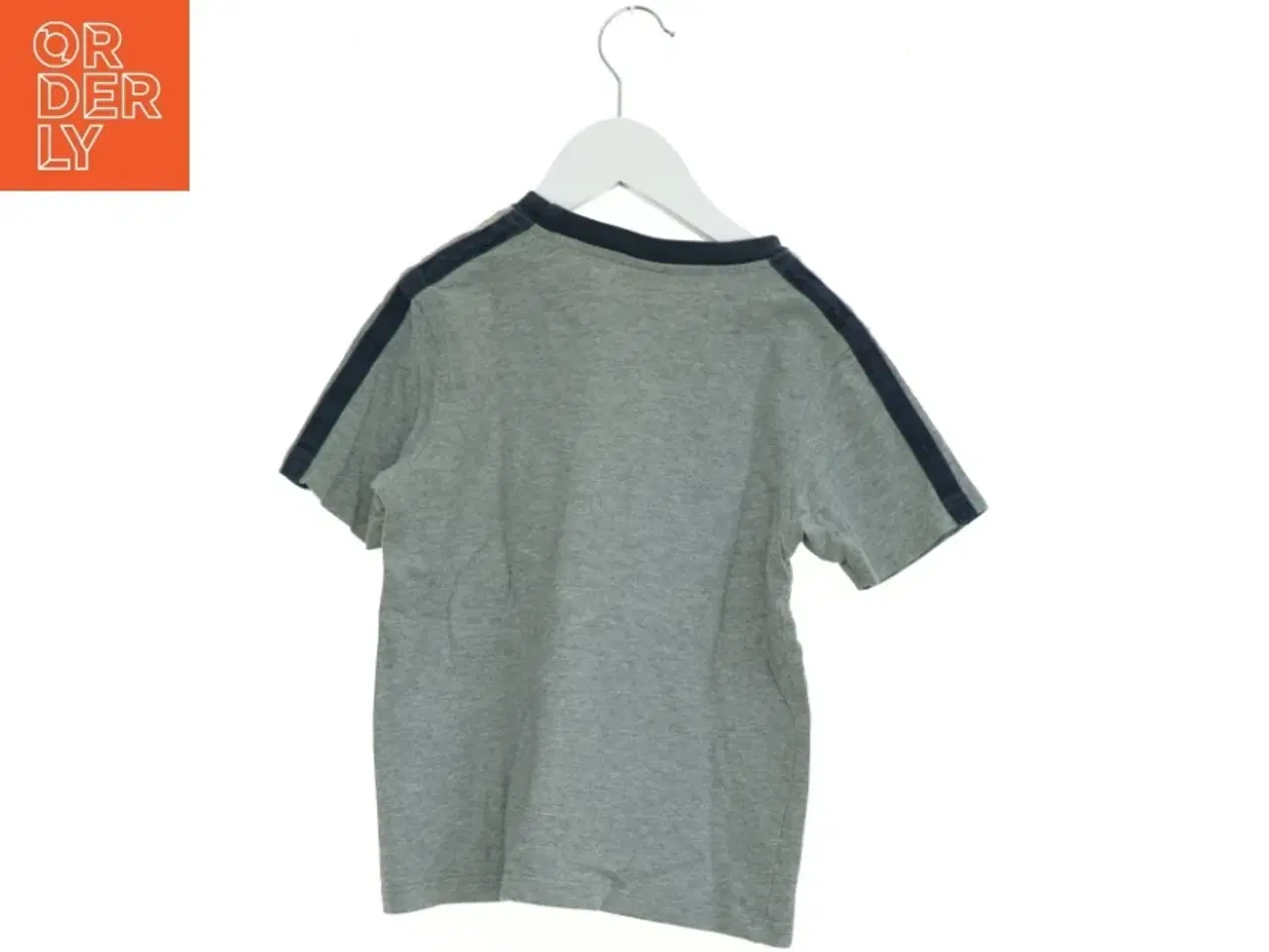 Billede 2 - T-Shirt fra Tommy Hilfiger (str. 104 cm)