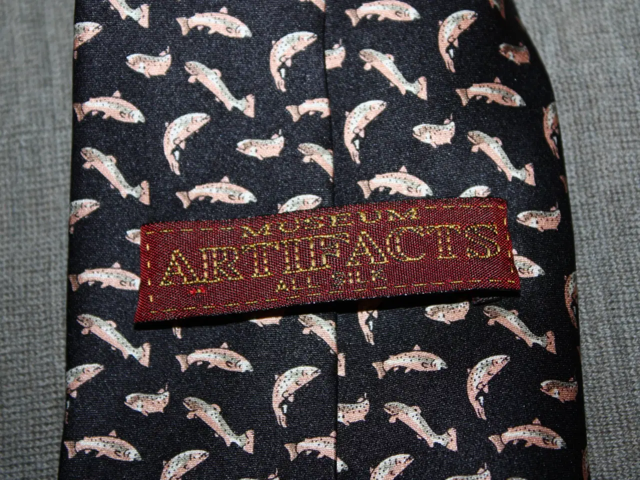 Billede 4 - Silke slips med fisk Museum Artifacts All Silk