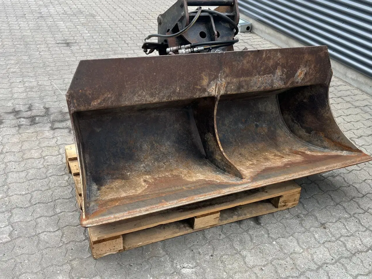 Billede 2 - - - - - - - 170 cm kipbar planerskovl til 6-9 tons maskine M. Hydrema