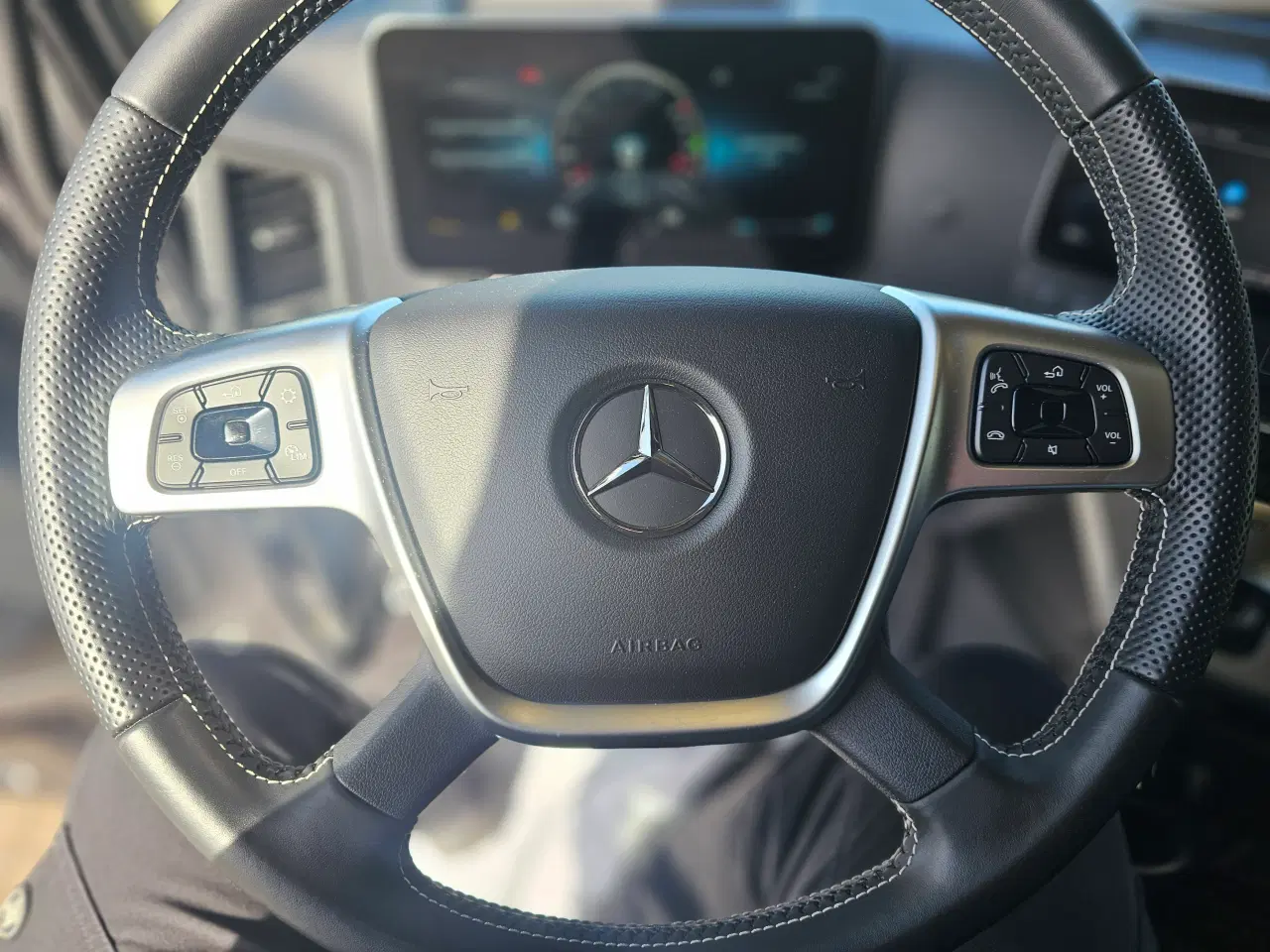 Billede 29 - Mercedes Arocs 2653 6x4 40 T-mtr., Kran