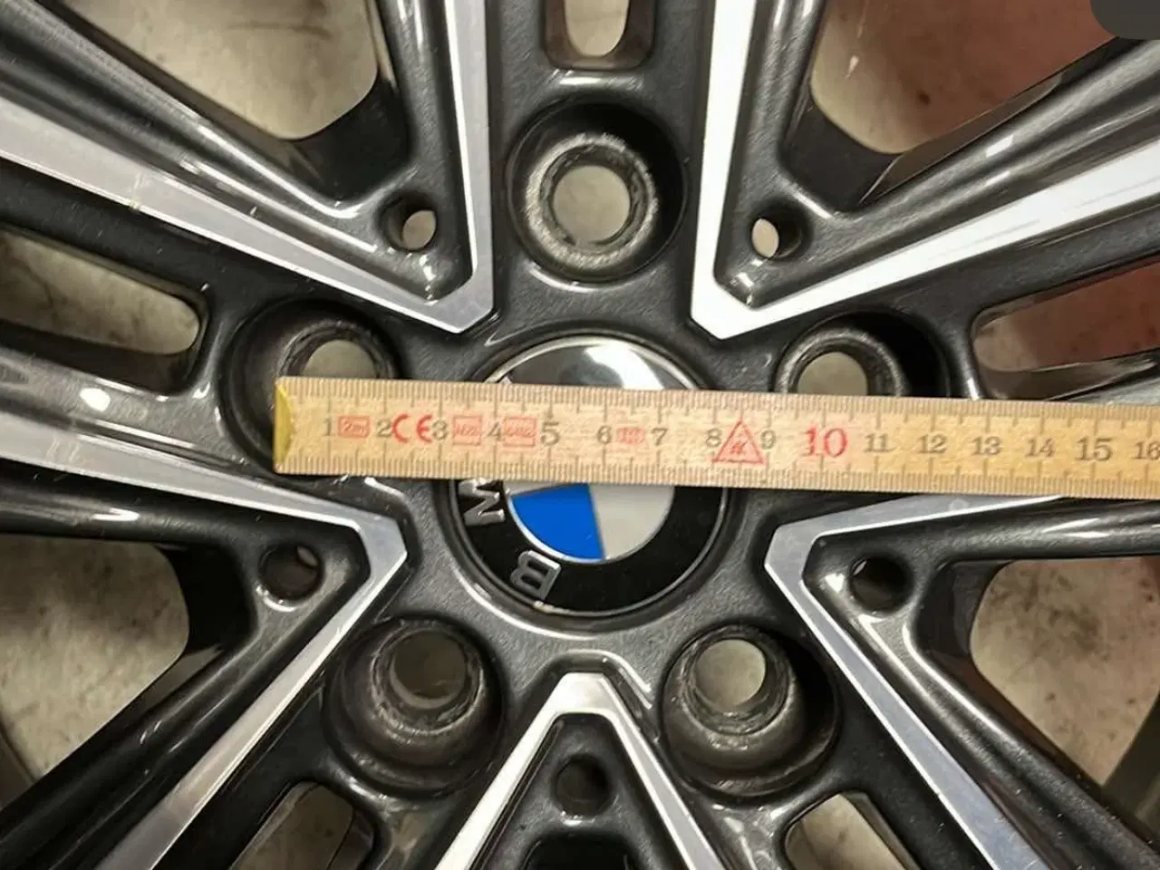 Billede 2 - Originale BMW fælge med Pirelli vinterdæk ca 7 mm 