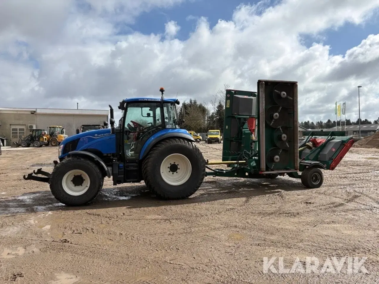 Billede 2 - Traktor New Holland T5.120 med græsklipper