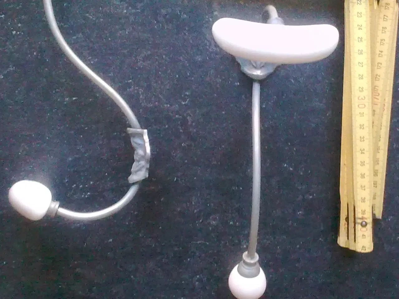 Billede 1 - Knager til hue hat + ekstra ophæng hvid/grå