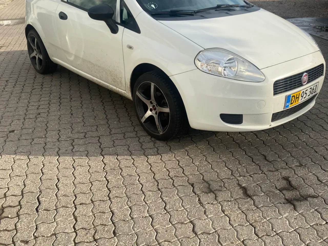 Billede 3 - Fiat Punto van nysynet d.11/4-25. Gulplade