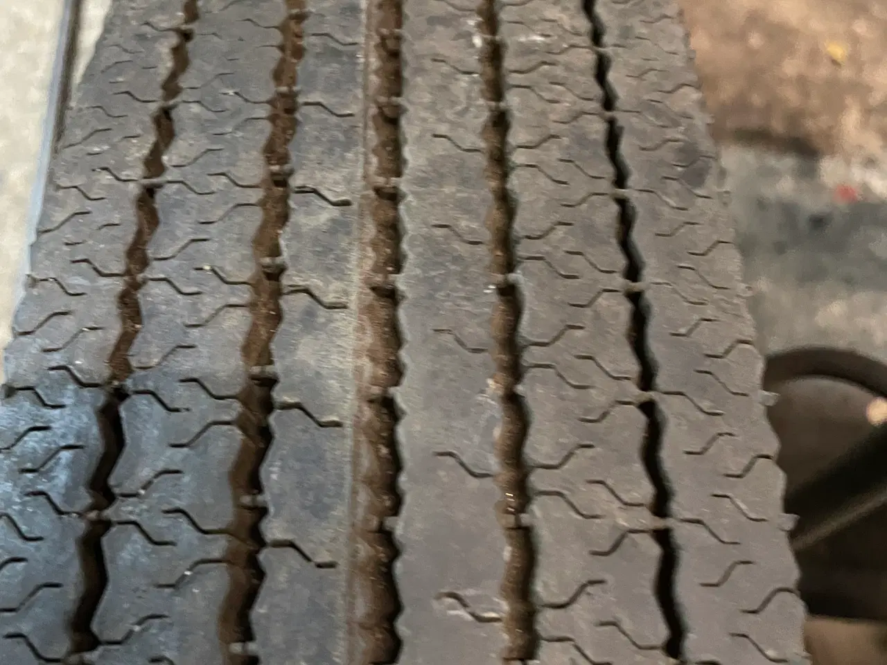 Billede 4 - plymouth 1937 komplette hjul 16" nye dæk og slange