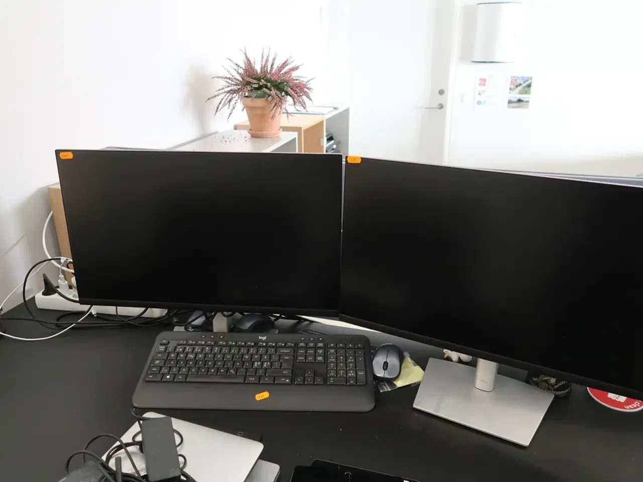 Billede 1 - 2 stk. computerskærme DELL P2422H, tastatur, mus