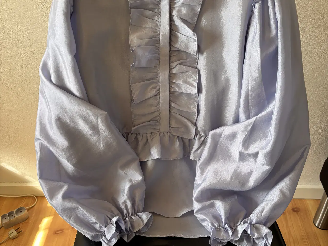 Billede 3 - Feminin blå bluse