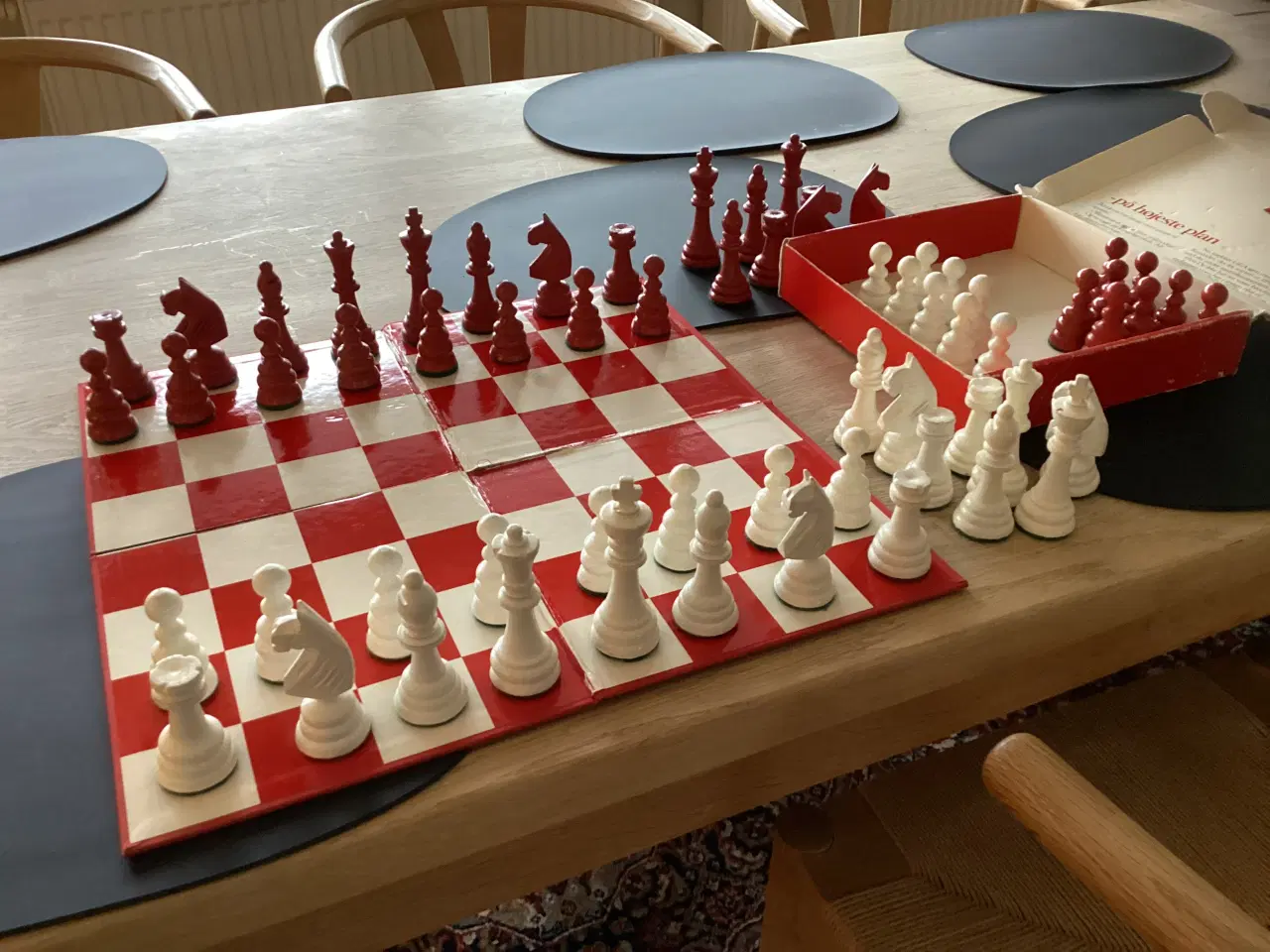 Billede 4 - Skakbrædt med brikker 