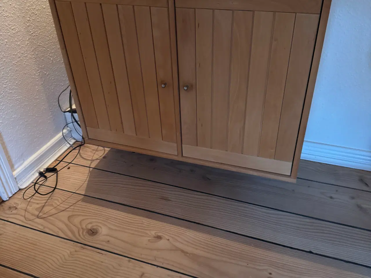 Billede 1 - Egetræs skænk