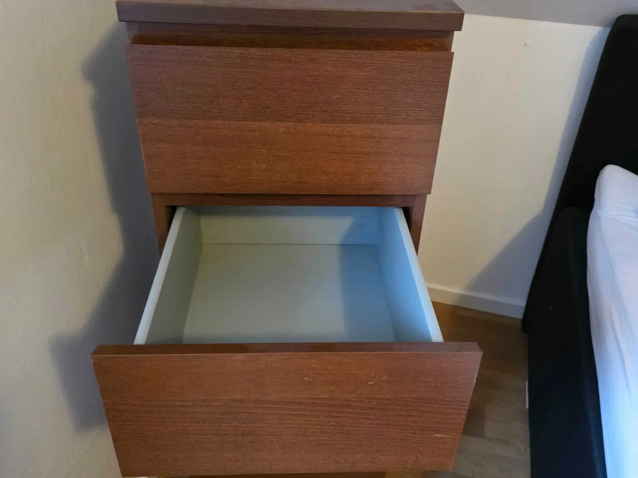 Billede 3 - Høj smal ikea kommode 