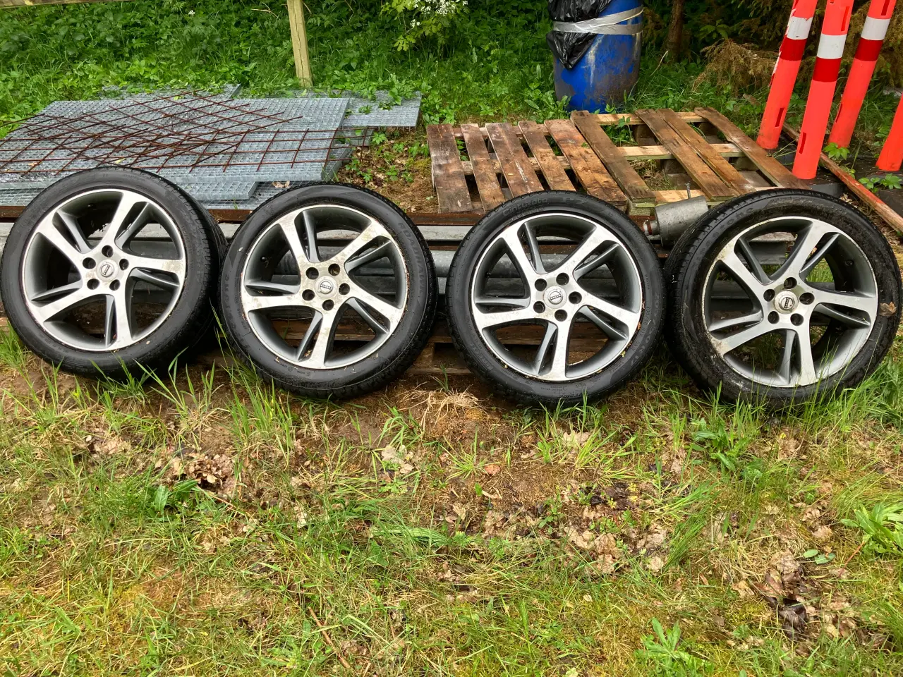 Billede 1 - Volvo aluhjul med sommerdæk