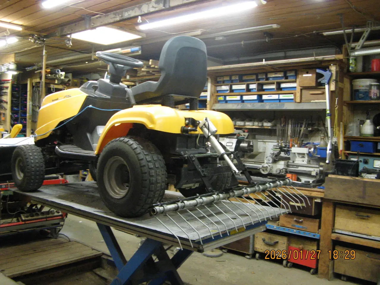 Billede 11 - Havetraktor med el.hæve sænk rive og skraber