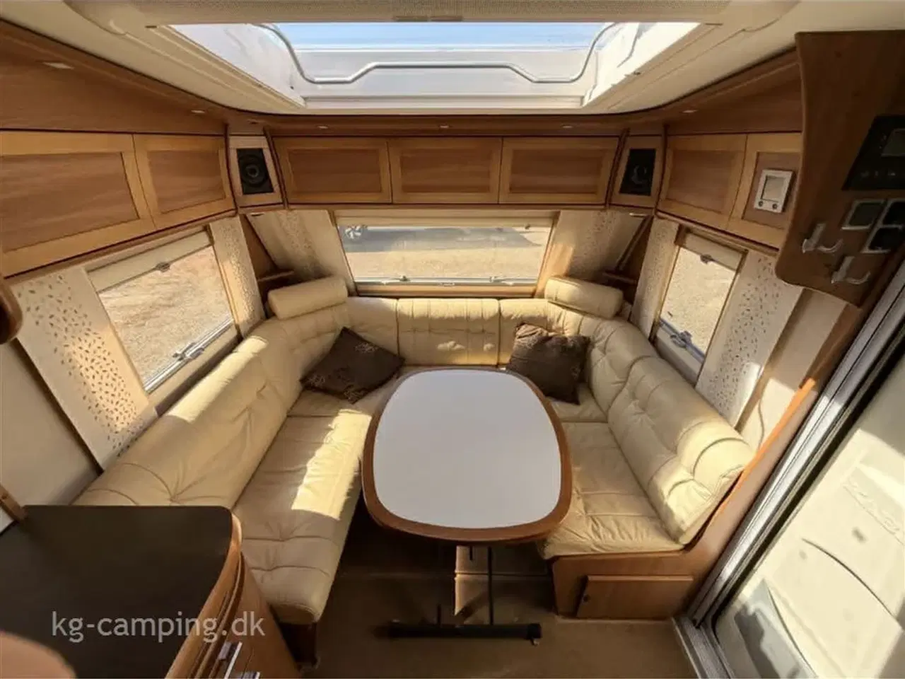 Billede 3 - 2011 - Kabe Royal 520 XL   Dobbeltseng - Sunshine plus - mover - Kompressor køleskab og meget meget mere.