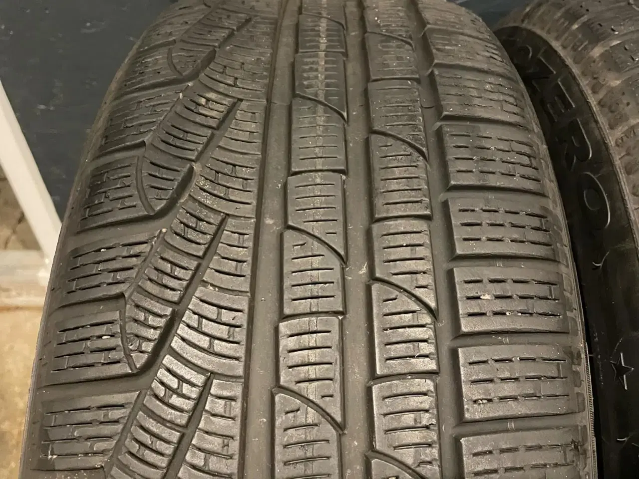 Billede 2 - 225/45/18 - Pirelli vinterdæk